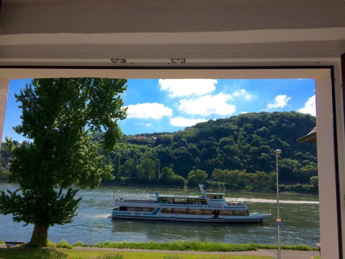Haus Am Ufer Mit Rheinpanoramablick Apartment Koblenz  Exterior photo